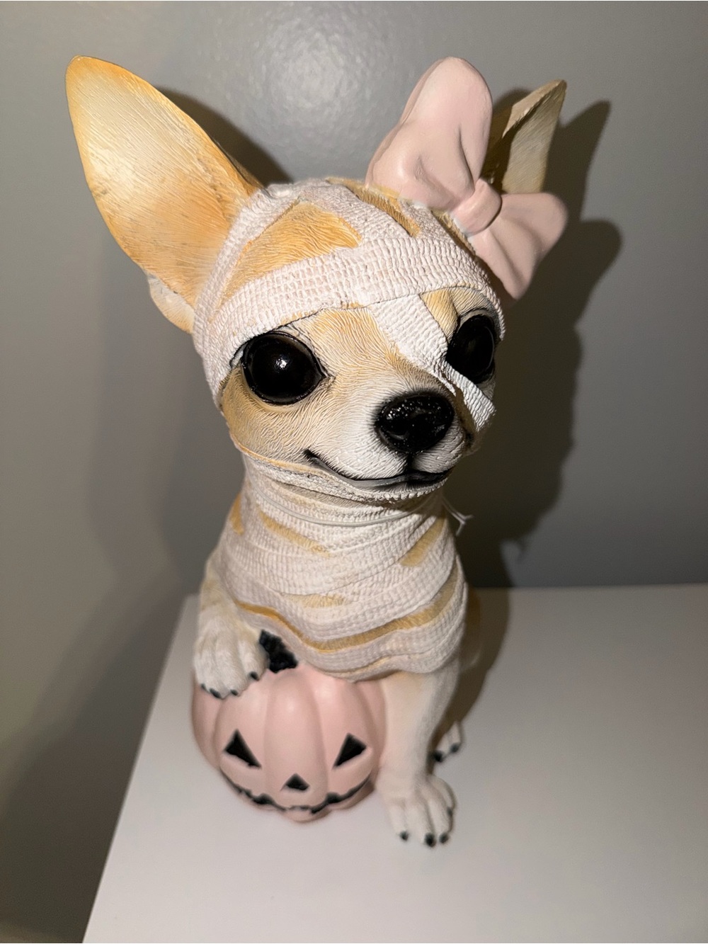 NEW Glamorous Ghouls Mummy Chihuahua Halloween Figurine